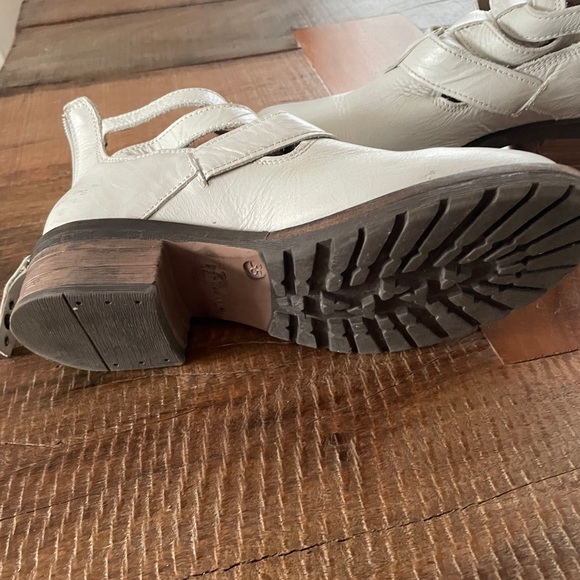 Ladies shoes - Picture 3 of 4